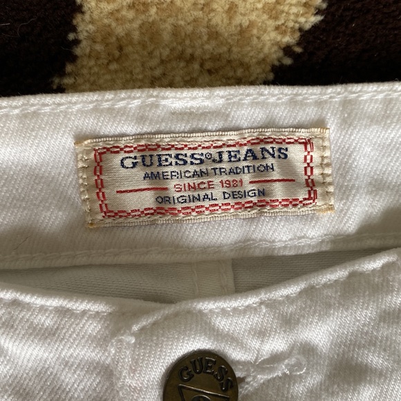 Low-rise White GUESS Jeans with bell bottom! - Picture 2 of 11